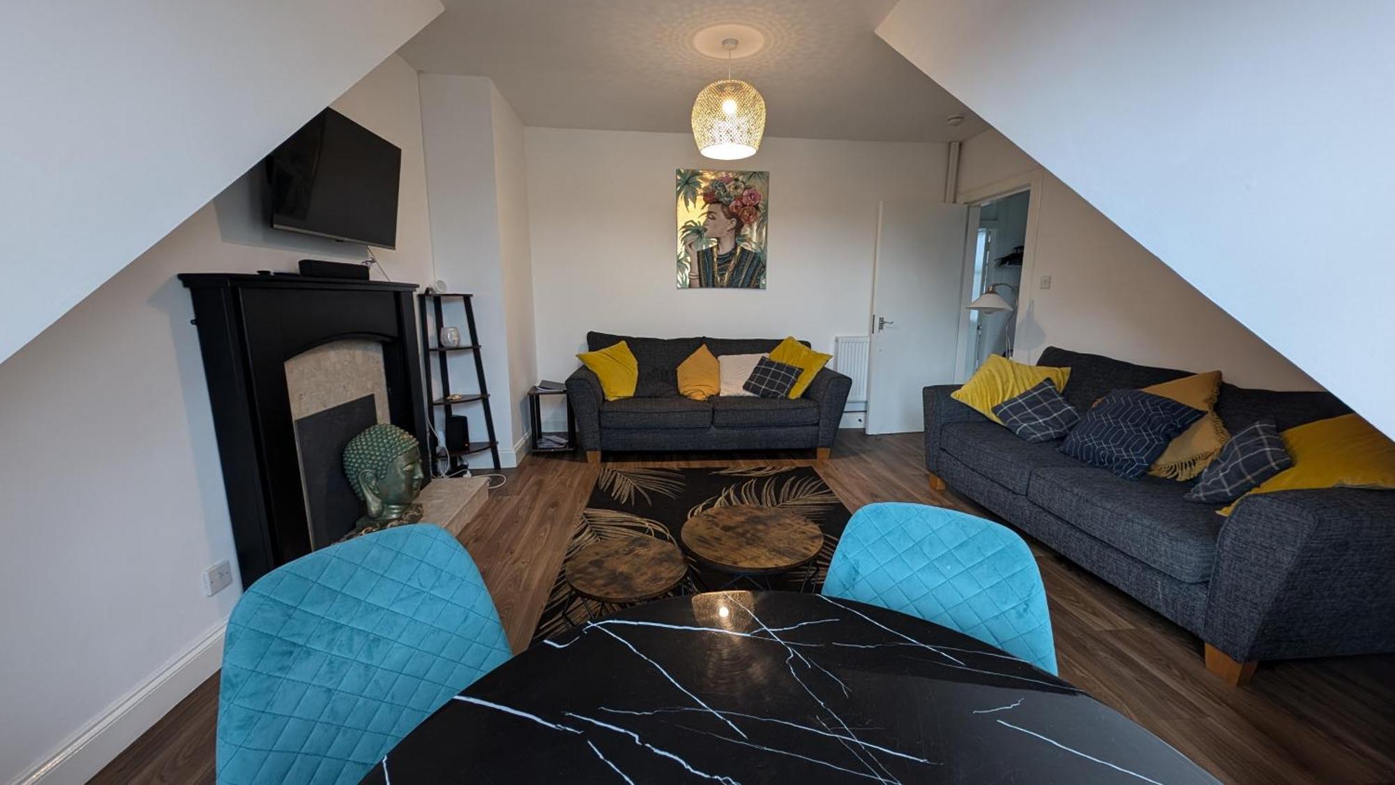 Lovely 2 Bedroom Apartment In Central Location غرينوك المظهر الخارجي الصورة